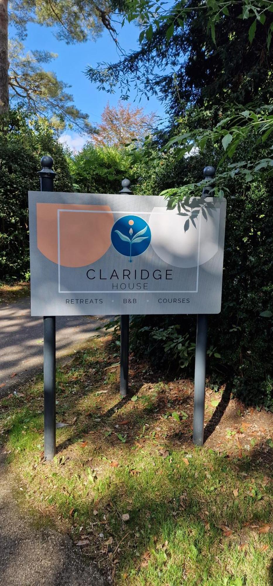 Claridge House Bed and Breakfast Lingfield Exteriör bild