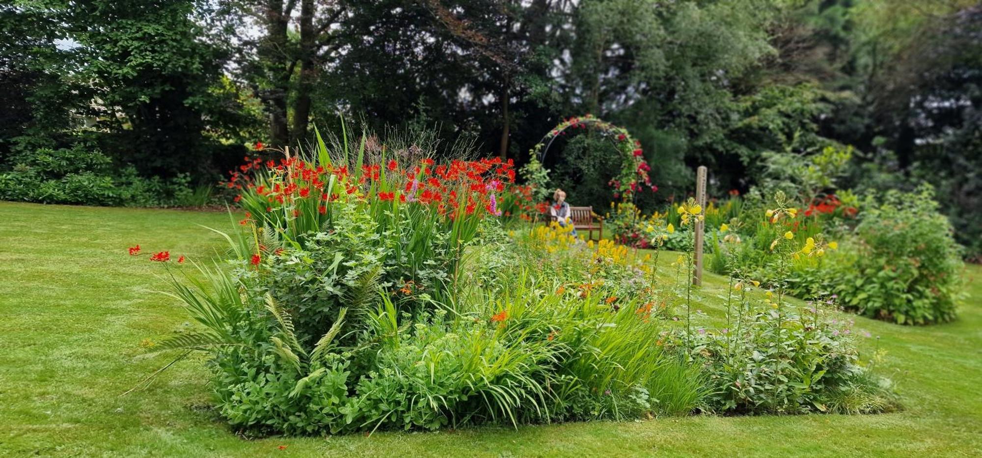Claridge House Bed and Breakfast Lingfield Exteriör bild